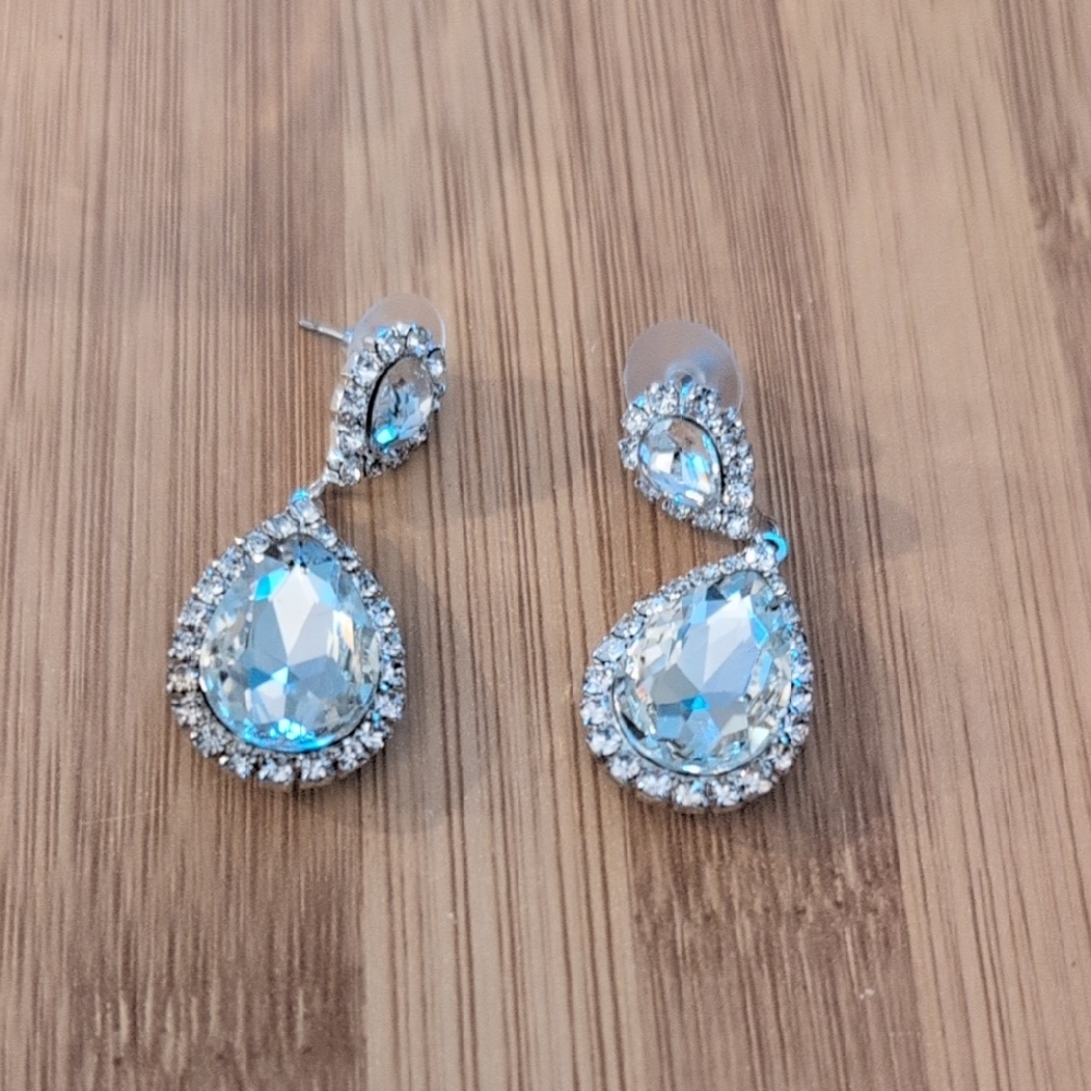 Elegant Silver and Blue Teardrop Earrings